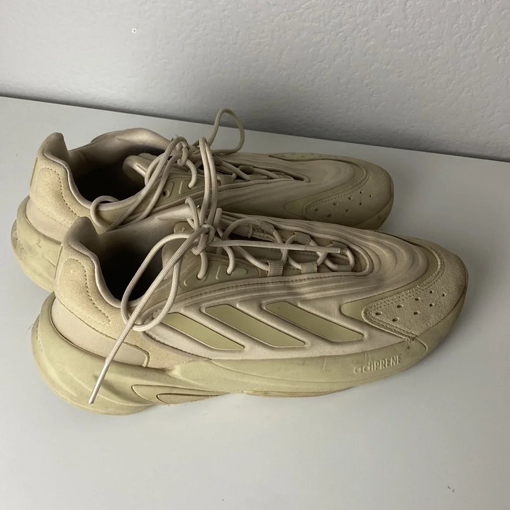 Adidas tan Ozelia sneakers